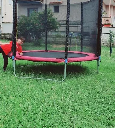 Tom's House ネア・カルヴァリ