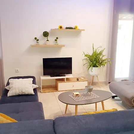 Tom's House Feriehus Nea Karvali