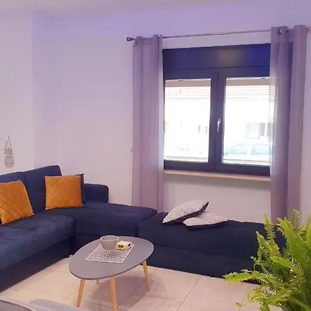Tom's House * Неа Карвали