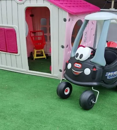 Tom's House Feriehus Nea Karvali