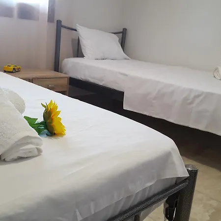 Tom's House Feriehus *