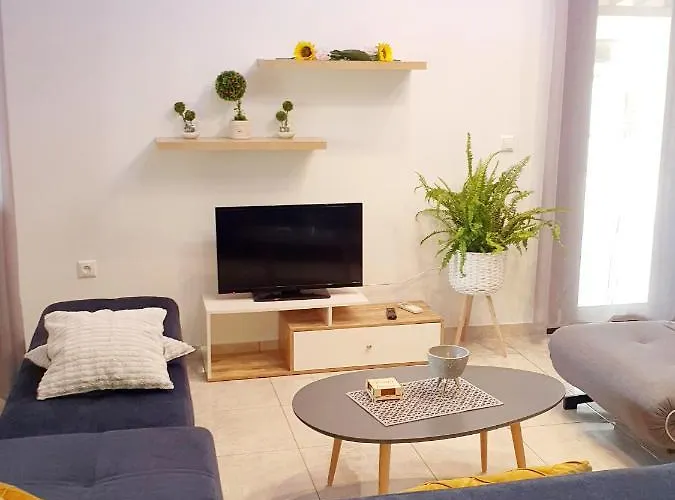 Tom's House 펜션 네아 카르발리