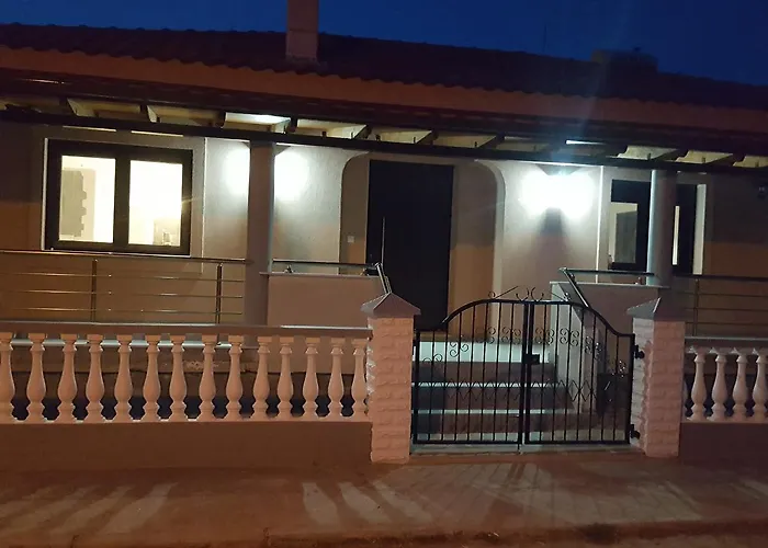 Tom's House * Nea Karvali